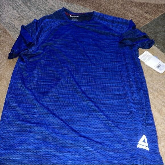 Reebok shirt - Picture 2 of 5